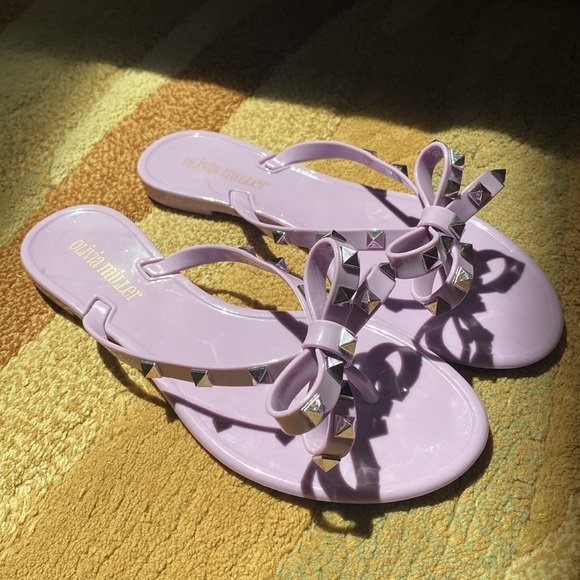 Lavender rubber open toe bow studded sandal - Picture 3 of 5